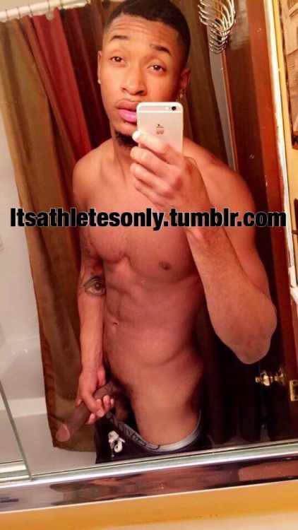 itsathletesonly:  Football Player/ Model Contact me for the videos👅 Message me here or email  Dontshownobody@gmail.com
