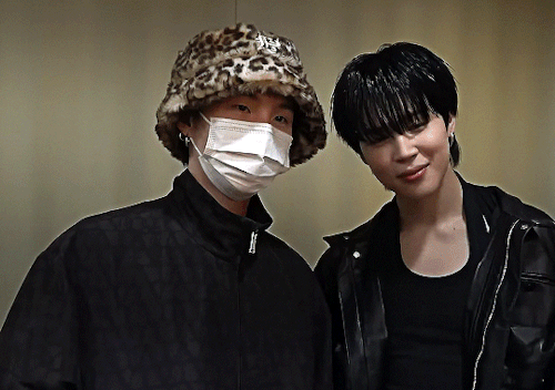 Yoongi Visiting JImin To Support Him For His Debut Solo Stage