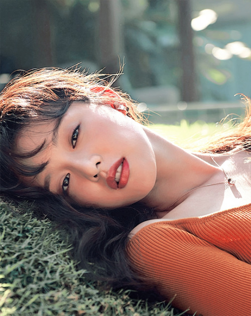 Kim Ji Won for Marie Claire Korea 