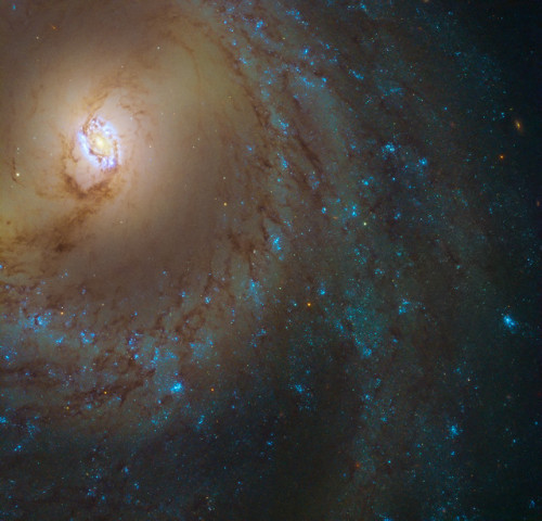 Rings Upon Rings - Messier 95 [4132 X 3956]