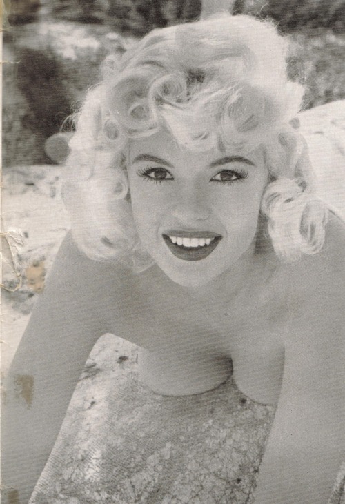 cupcakekatieb-eyecandy: Jayne Mansfield featured in a subscription ad in Playboy, January 1957.