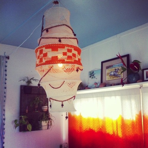 Love waking up to our #vintage #crochet hanging #lamp from @venicevintageparadise☀ Nice find @andy_a