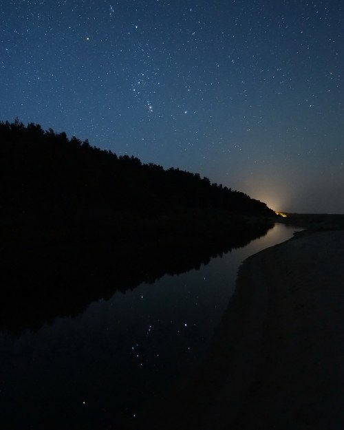 Orion RisingLooking toward the east in the early hours of a September morning this single exposure m