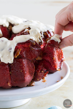 foodffs:  Red Velvet Pull Apart Bread Really