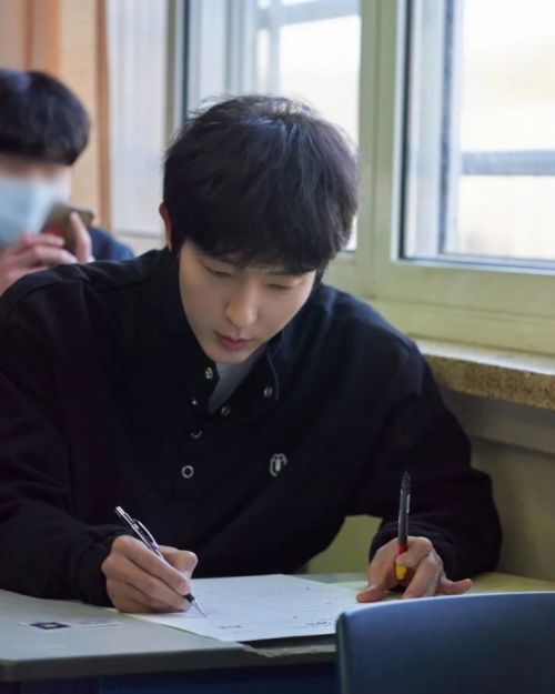 Good morning my dear cutest college student #kimheewoo #actorjg #actorleejoongi #leejoongi #leejoong