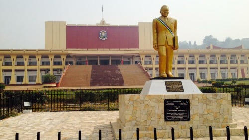 evilbuildingsblog:  “We are totally not a dictatorship.” Central African Republic Parliament Building