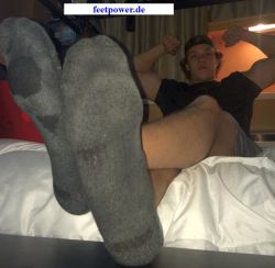 feetpower:  you would sniff his socks ?