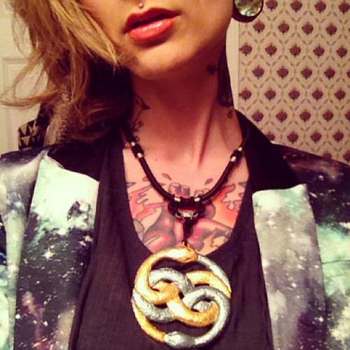 My incredible boyfriend @mannylemusfx loves me very much #jewelry #auryn #neverendingstory