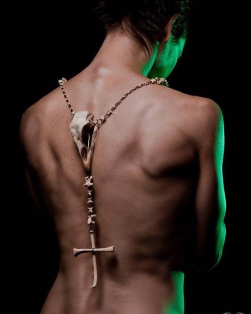 beautifulbizarremagazine:Incredible handmade bone rosary by @ossuariajewelry!...#beautifulbizarremag