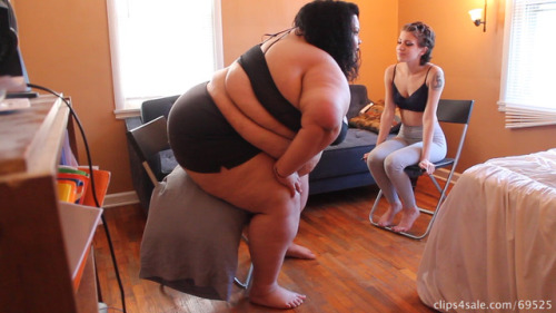 Sex ssbbwbrianna-blog: Brianna: Breaking 2 Chairs pictures