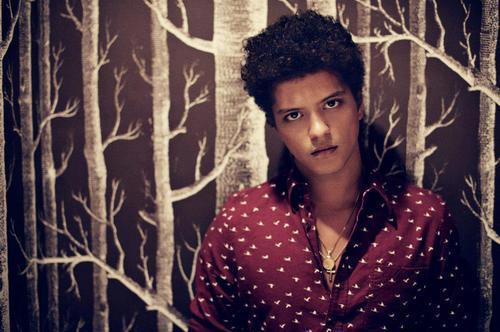 caveiraem-decadencia:  My little Bruno *—* kkkkk’  WOW sexy ***** ****** :“$
