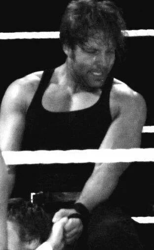 kimberlycarlilelucker:  This picture of Dean is so damn amazing. like UNF. look at
