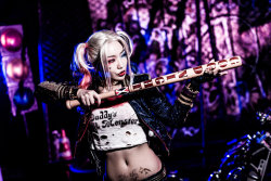 hotcosplaychicks:  [Suicide Squad] Harley quinn by pionKOR   Check out http://hotcosplaychicks.tumblr.com for more awesome cosplay 