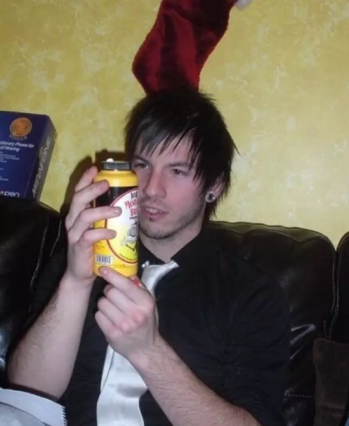 tearinmaheart:Fetus Josh Dun masterpost 1/?