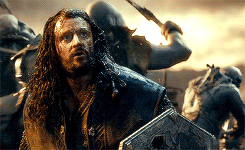 theheirsofdurin:   Thorin watching his loved ones get brutally killed by Azog (◡‿◡✿)