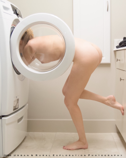 kinkissx:  undress-me-anywhere:Laundry service, Fort Worth, Tx laundry