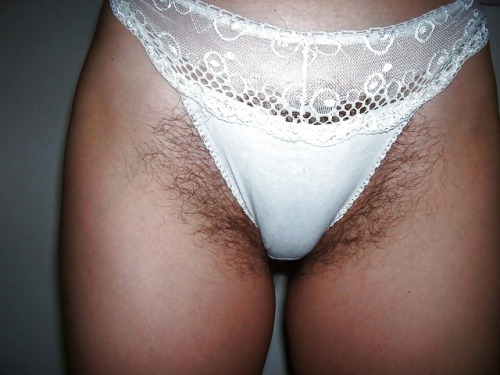 newage2010: hairybushyc: [ Hairy / Unshaved Women ] Beautiful   このぐらい濃くても全然ok