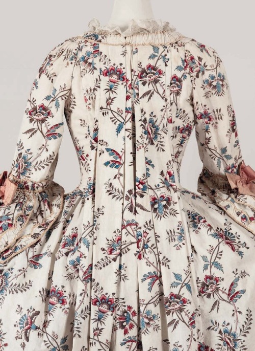 fripperiesandfobs:  Robe à la française ca. 1770-75 From Cora Ginsburg