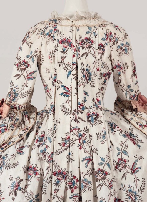 fripperiesandfobs:Robe à la française ca. 1770-75 From Cora Ginsburg 