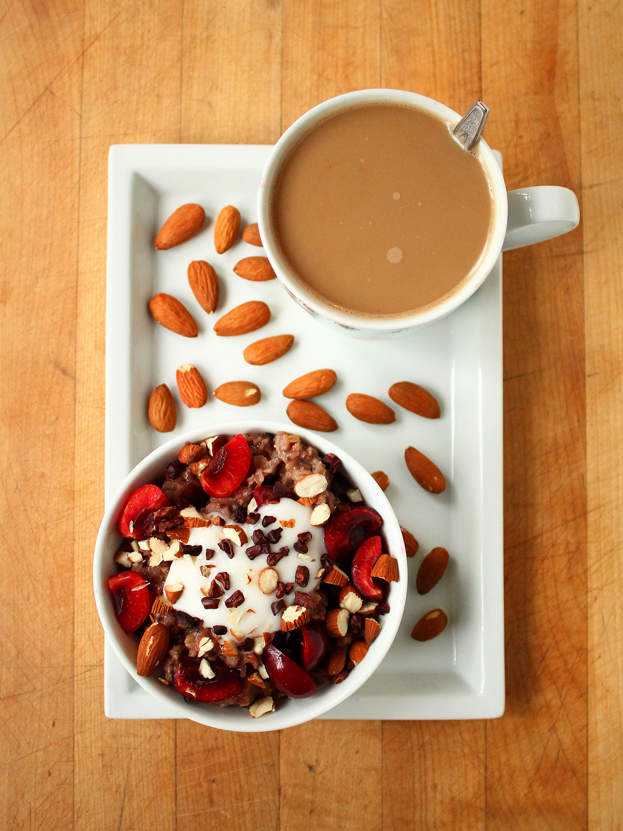 garden-of-vegan:  Chocolate-cherry-almond oatmeal (oatmeal: &frac12; cup oats,