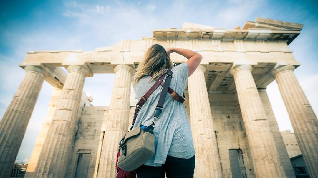 I’ll follow you anywhere @camrynclairphoto #acropolis #greece #athens #zeus #parthenon #onabags @onabags #holdfastgear @holdfastgear #adventure #adventurelife #adventures #travel #traveller #illfollowyouanywere #travelstoke #iloveyourguts (at...