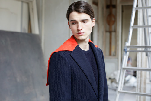 damiannoszkowicz:  Vogue Hommes.http://en.vogue.fr/vogue-hommes/fashion/diaporama/raf-simons-marine-coat/20265Styling: Hugo CompainPhotography: Damian NoszkowiczModel: Jules Mas [New Madison]