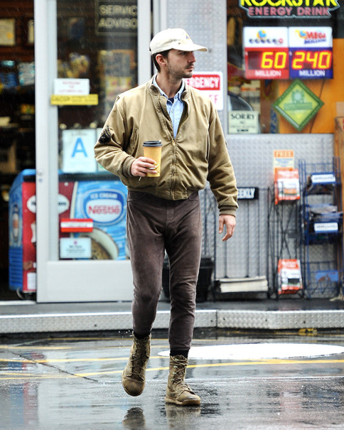 babyintoyland:  sincere-is-the-sin:  quanstylemeup:  Shia LaBeouf  Goals.  I love him.