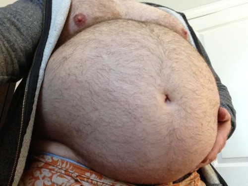 mikebigbear: dcgluttonhog: Each stuffing builds capacity for the next stuffing Whoa, damn SEXY