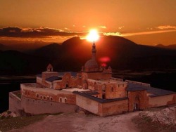 chasing-rose:  Agiri, Kurdistan. 