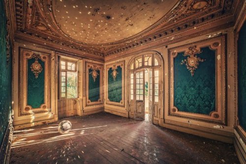 forgetallyouarein80s:    Matthias Haker  