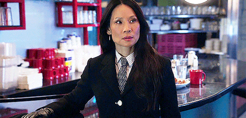 Joan Watson + POLKA DOT TIE!(^^)