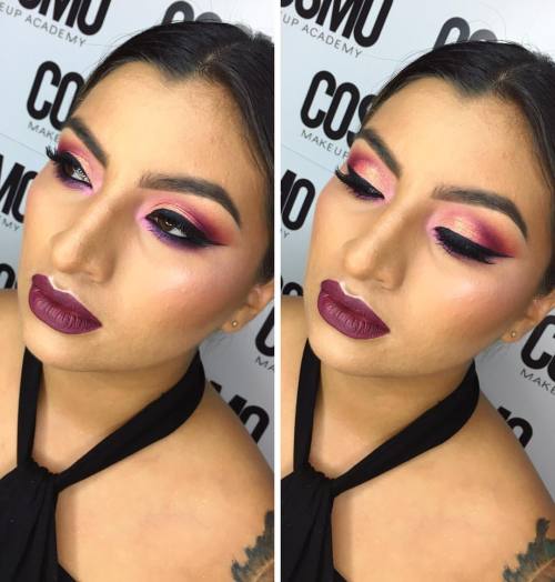 Cranberry tones Used @shopvioletvoss #holygrailpalette in the crease#makeup #motd #makeupartist #mua