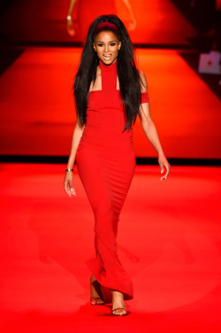 ikonicgif: Ciara walks the runway at the