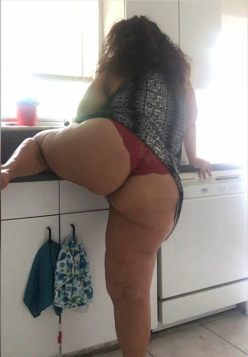 franknitty84:  mrbbwslaya74:  Mmm Mmm Mature!! #BBW #phatazz #Thyckaf  
