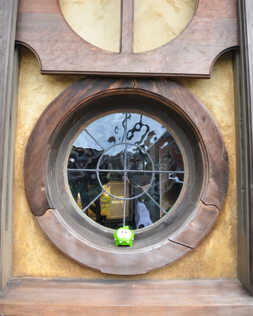 Om Nom’s Adventure: The HobbitonJoin Om Nom at his first adventure at New Zealand. Those Hobbi