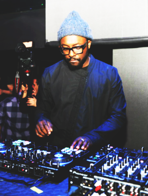 will.i.am performing at The Light Vegas {2/2} 