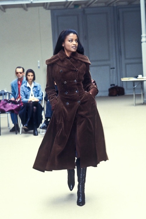 femmequeens: Charmaine Bernard at Azzedine Alaïa Fall/Winter 1992