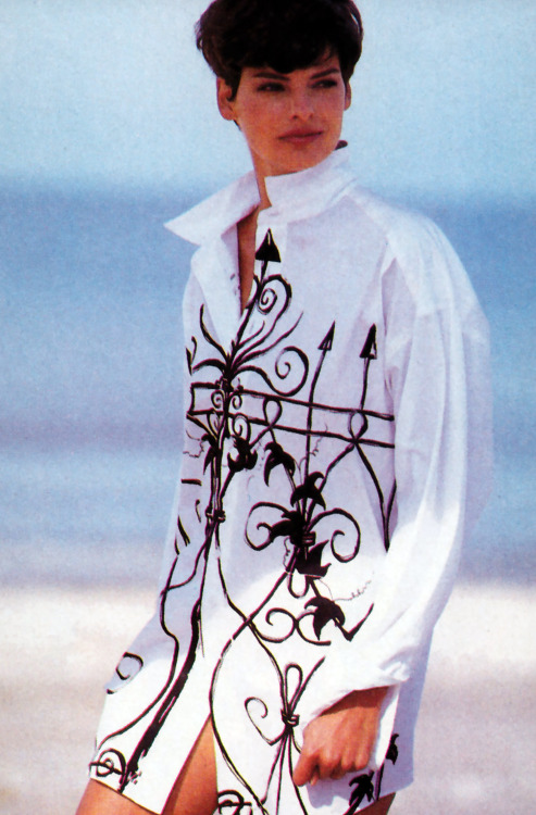 periodicult:Peter Lindbergh for for American Vogue, January 1989. Shirt by WilliWear by Willi Smith.