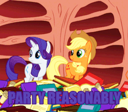 Mylittlepony4U:  Rarity And Applejack Party Reasonablyhttp://Mylittlepony4U.tumblr.com