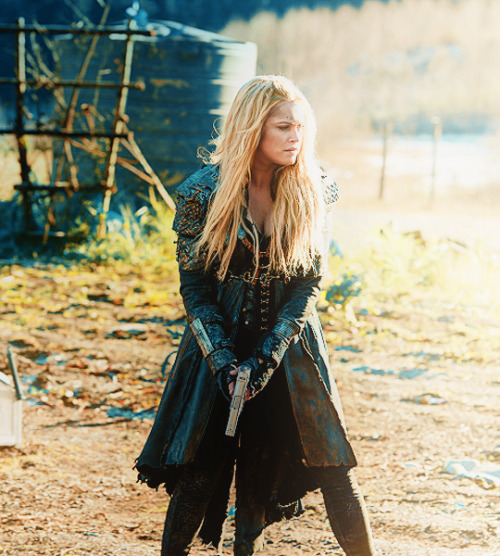 celebritiesandmovies: Clarke Griffin in The 100 “Demons”