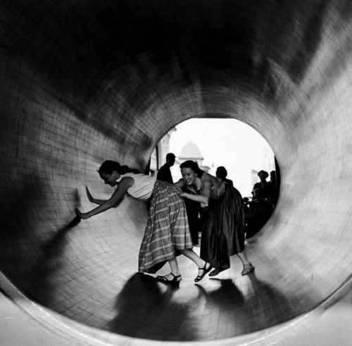 paolo-streito-1264:  Arthur Leipzig. Turning Barrel, Coney Island, 1952.