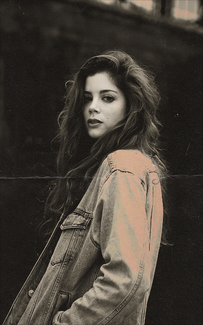 charlotte hope (actress) 

› 

caucasian, 1991.