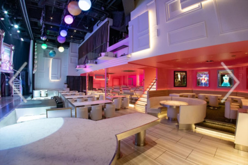 landofanimes:Shining Moon TokyoNew pictures from inside of the restaurant!!! Shining Moon Tokyo, the