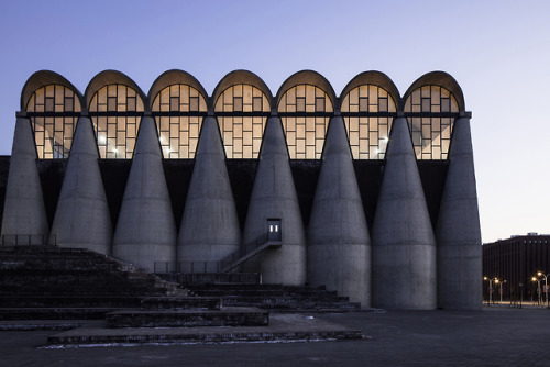 helveticool:   Gymnasium of New Campus of Tianjin University by Atelier Li Xinggang (Photos: Haiting Sun) 