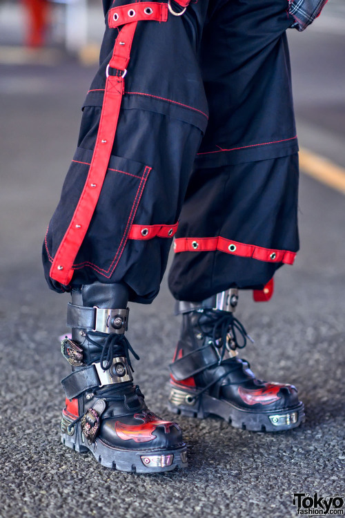 Japanese fashion boutique staffer Ryo on the street in Harajuku. He’s wearing a 4-way cropped 