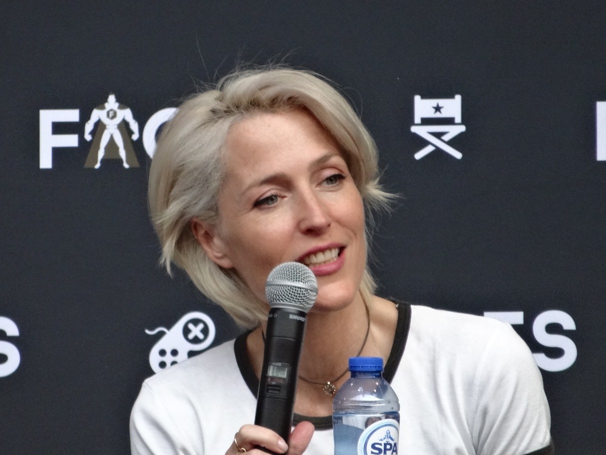 xfiles-b-liv-art:Beautiful Gillian Anderson @ FACTS Convention 2018 (day 2)
