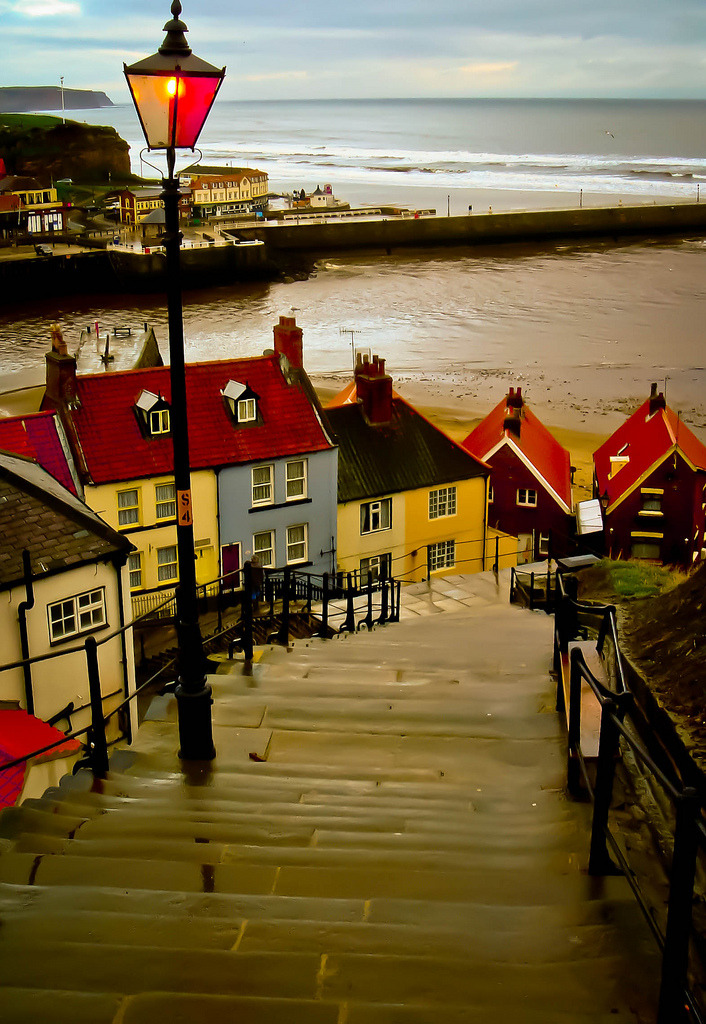 breathtakingdestinations:  whitby - England (von Phil Wiley)