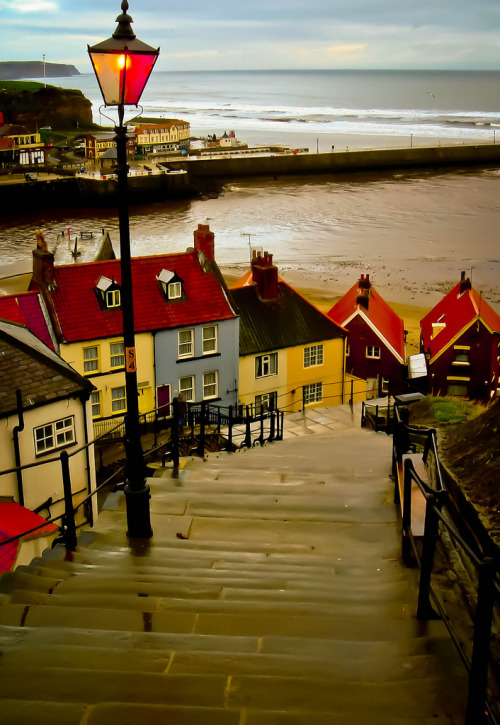 breathtakingdestinations:  whitby - England (von Phil Wiley)
