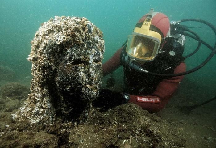 irisharchaeology:    Some fantastic images of Heracleion, an ancient drowned city