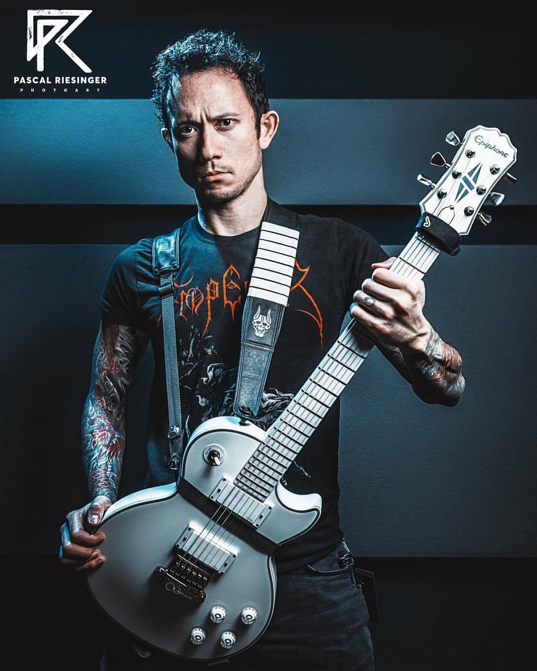 #Repost @pr_photoart
・・・
☆ MATTHEW KIICHI HEAFY // TRIVIUM ☆
#guitarist #singer #artist #portrait #heavy #music #whiteguitar #epiphone #trivium #matthewkiichiheafy #artist #portraitphotography #fineart #photography #bestoftheday #triviumband...